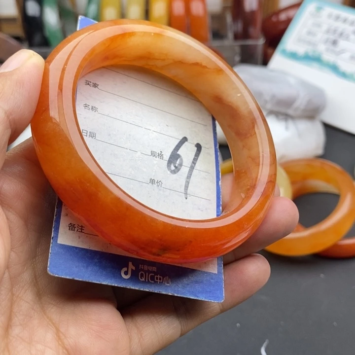 未镶嵌手镯石英质玉