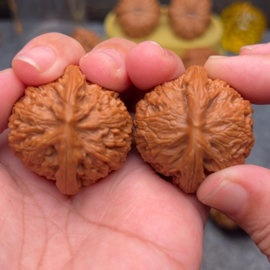 文玩核桃把件几*39全品宫灯