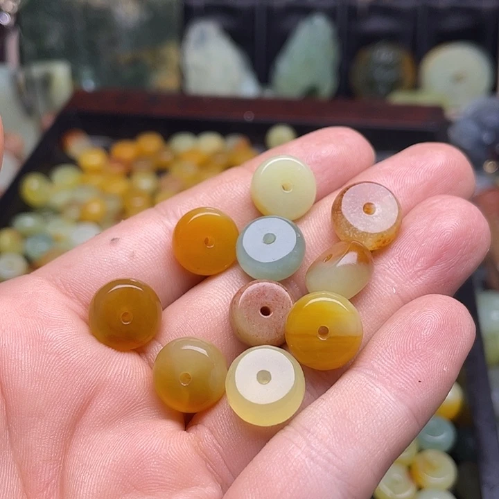 蛇纹石玉挂件足银镀金镶嵌钱****多
