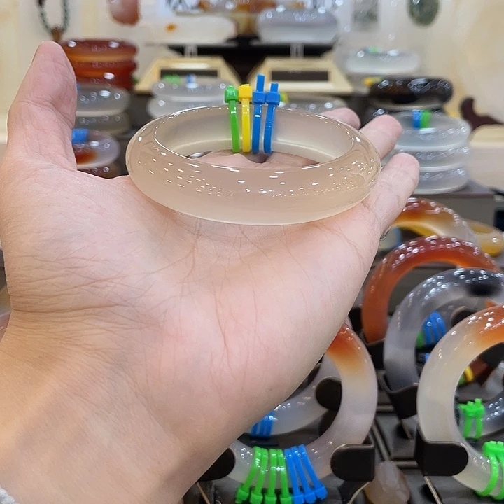 玛瑙/玉髓未镶嵌手镯37