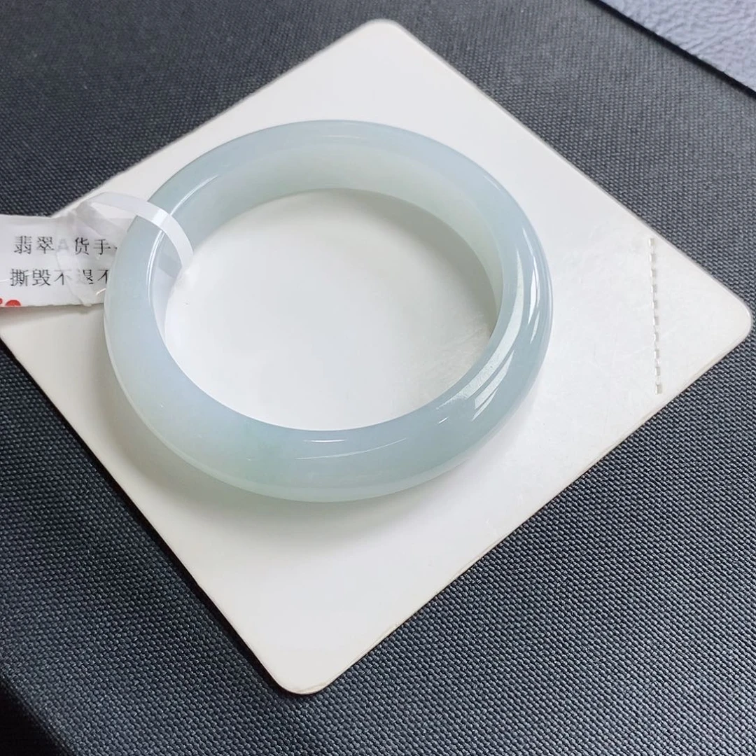 翡翠手镯未镶嵌53圈口