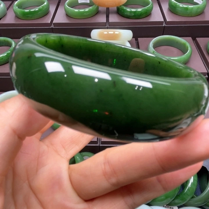 和田玉未镶嵌手镯62口径