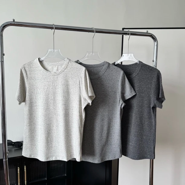 【柳条儿】惊艳T2号-漫天繁星-极简通勤垂感修身正肩圆领短袖