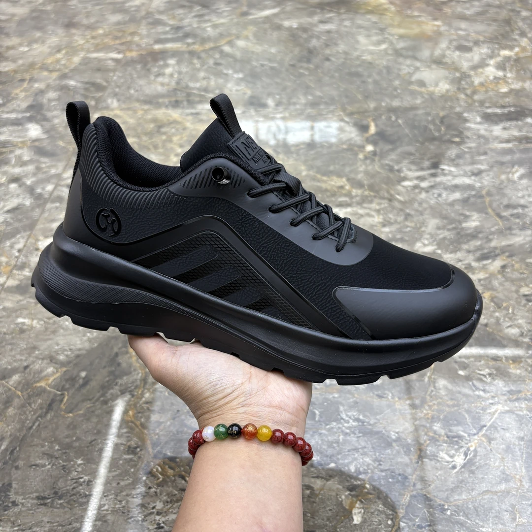 2026新款男士皮面休闲鞋四季款舒适百搭轻便男鞋懒人运动鞋鞋子男