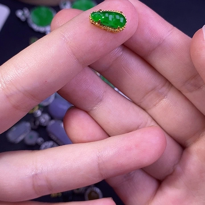 颈饰未镶嵌翡翠11