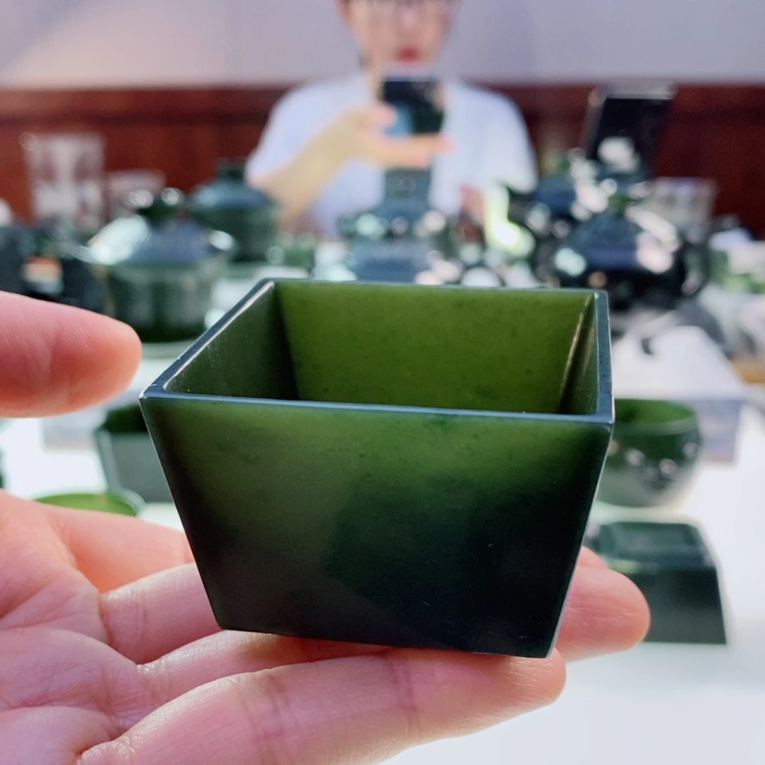 未镶嵌和田玉（青玉）摆件无