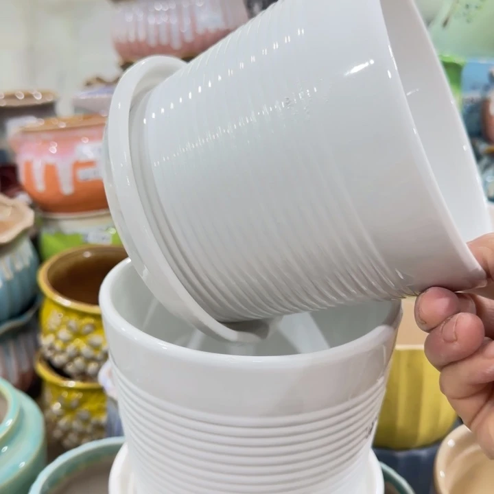 凑9块包邮，有孔，不清楚问客服