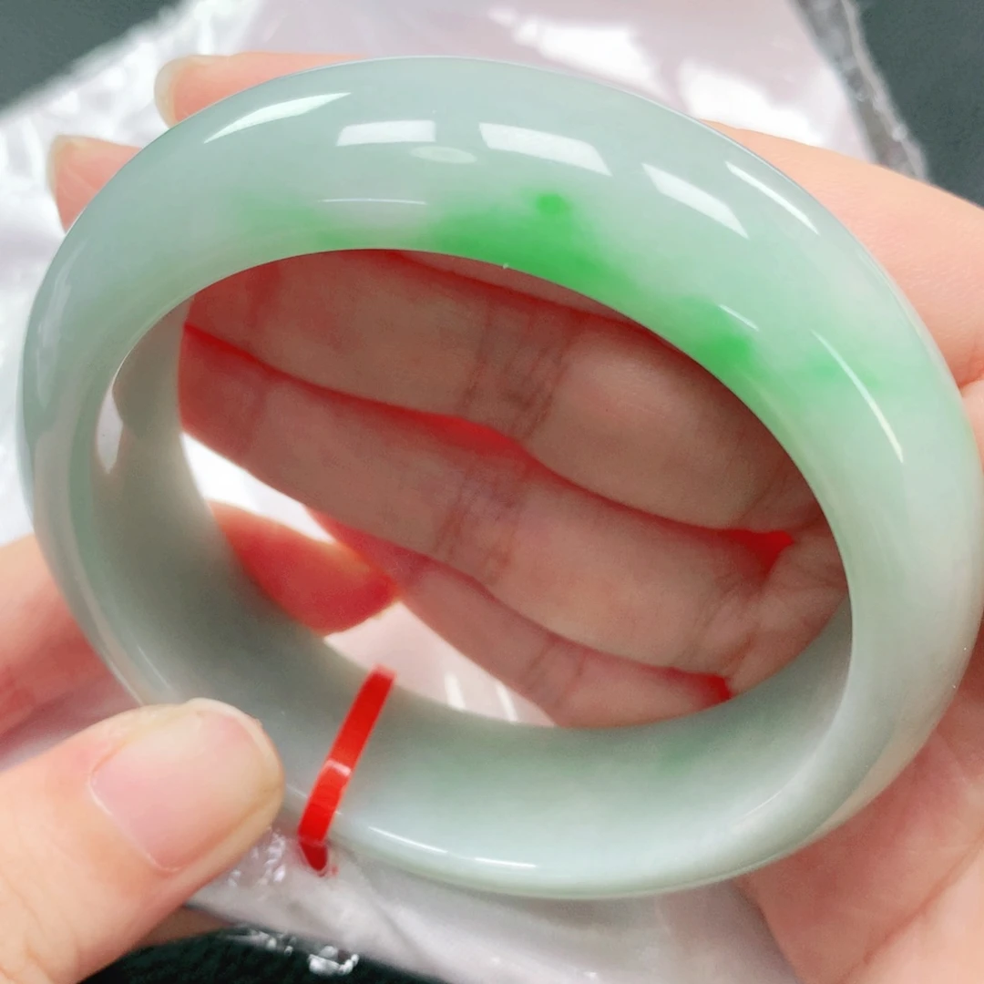 翡翠手镯未镶嵌58圈