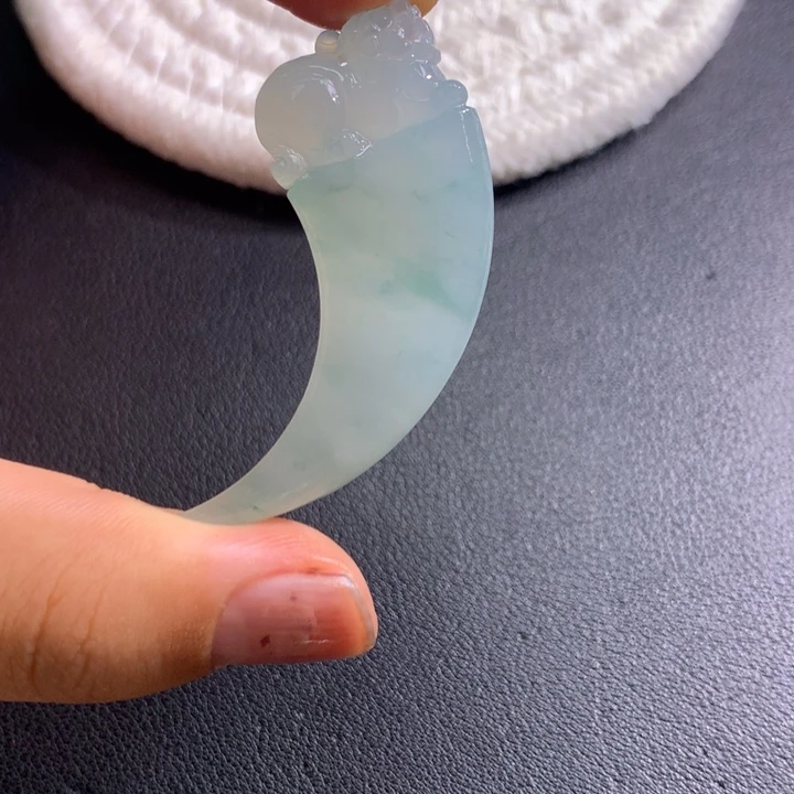 未镶嵌定制翡翠龙牙