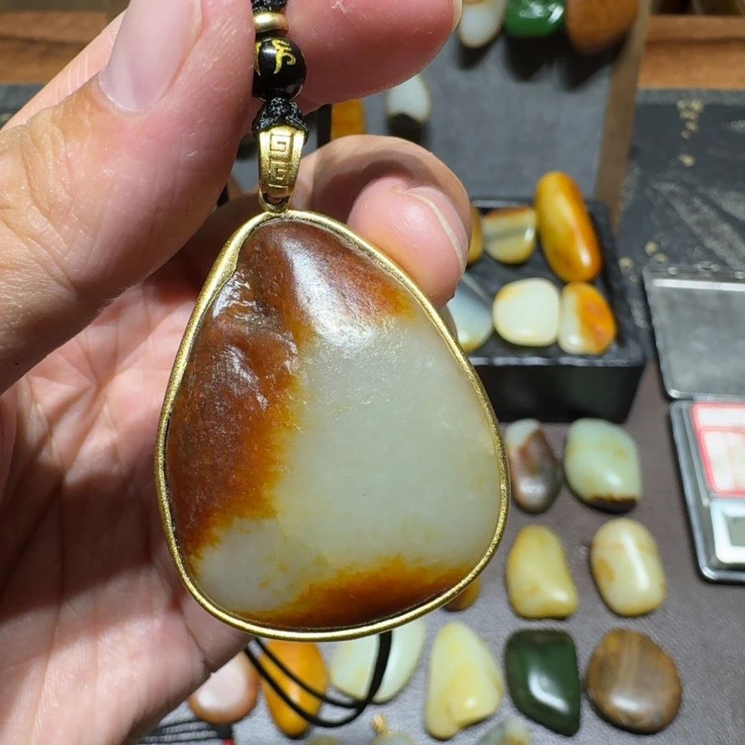 颈饰未镶嵌和田玉