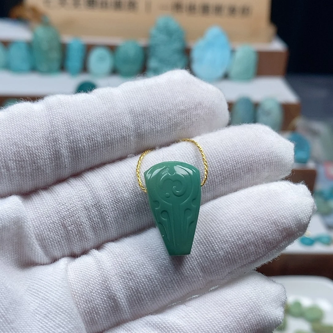 绿松石未镶嵌珠宝奇石