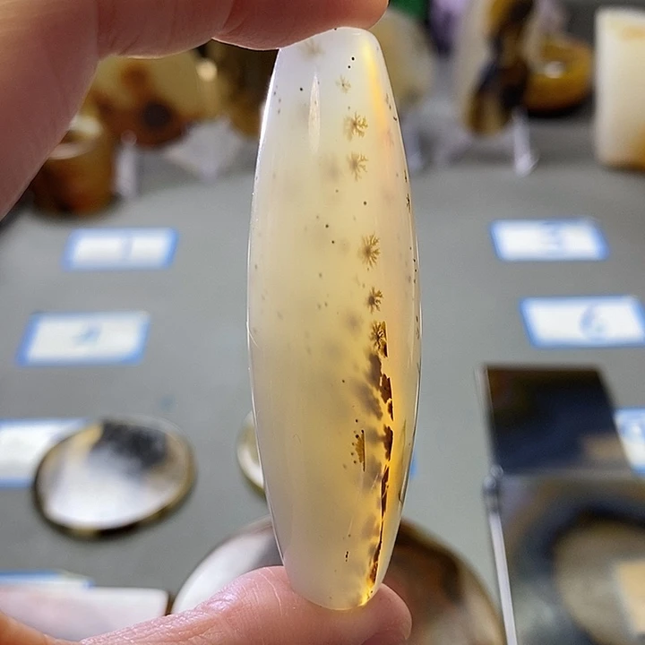 玛瑙/玉髓未镶嵌珠宝半成品90
