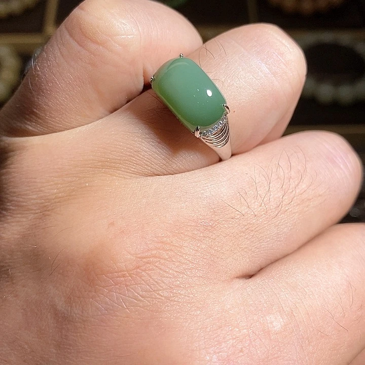 【闪购商品】银S925镶嵌戒指和田玉（碧玉）