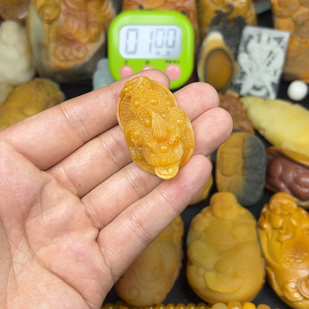 立***漆石英岩玉未镶嵌颈饰