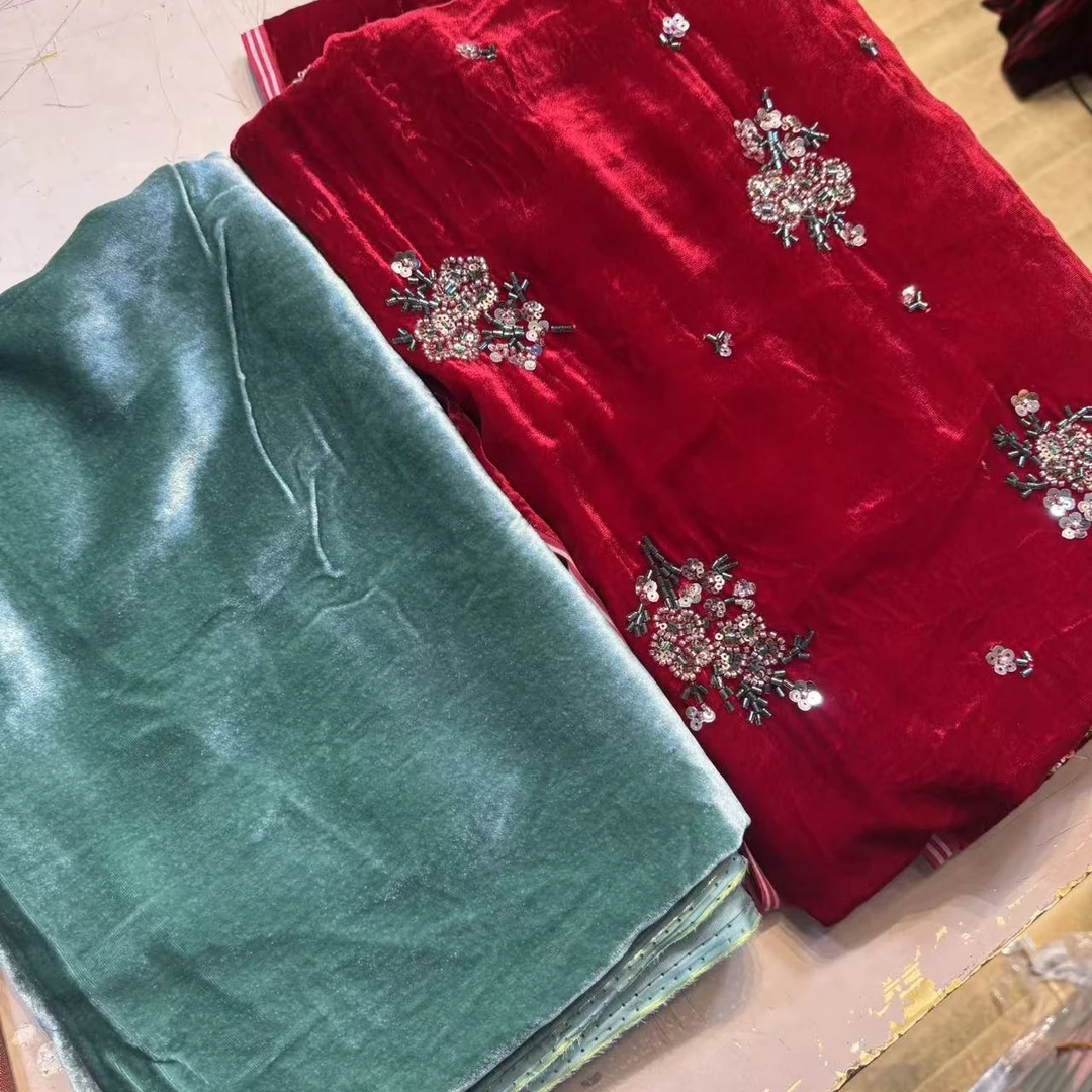 新款布料 بىر تو يىپەك دۇخاۋا