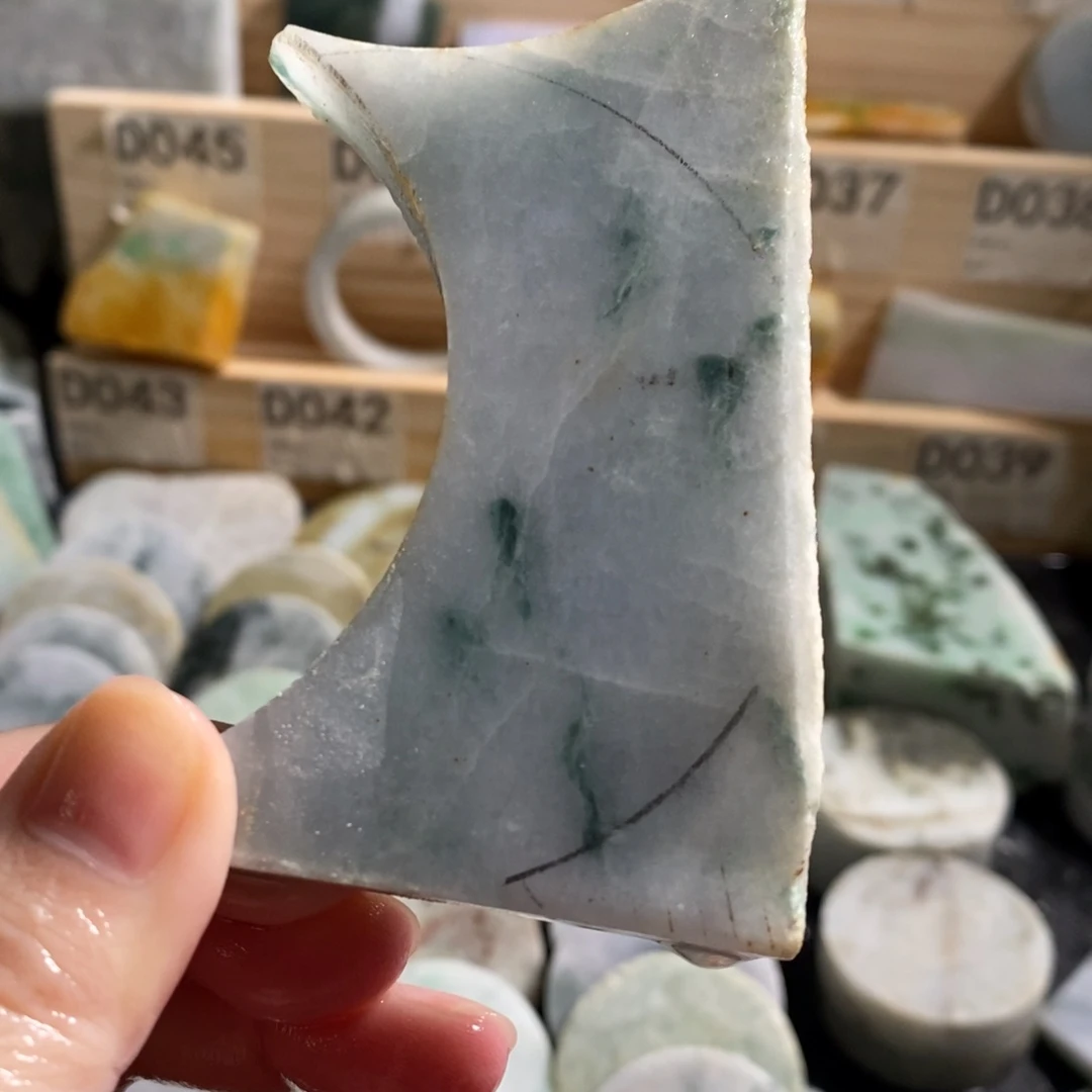 颈饰未镶嵌翡翠天然翡翠