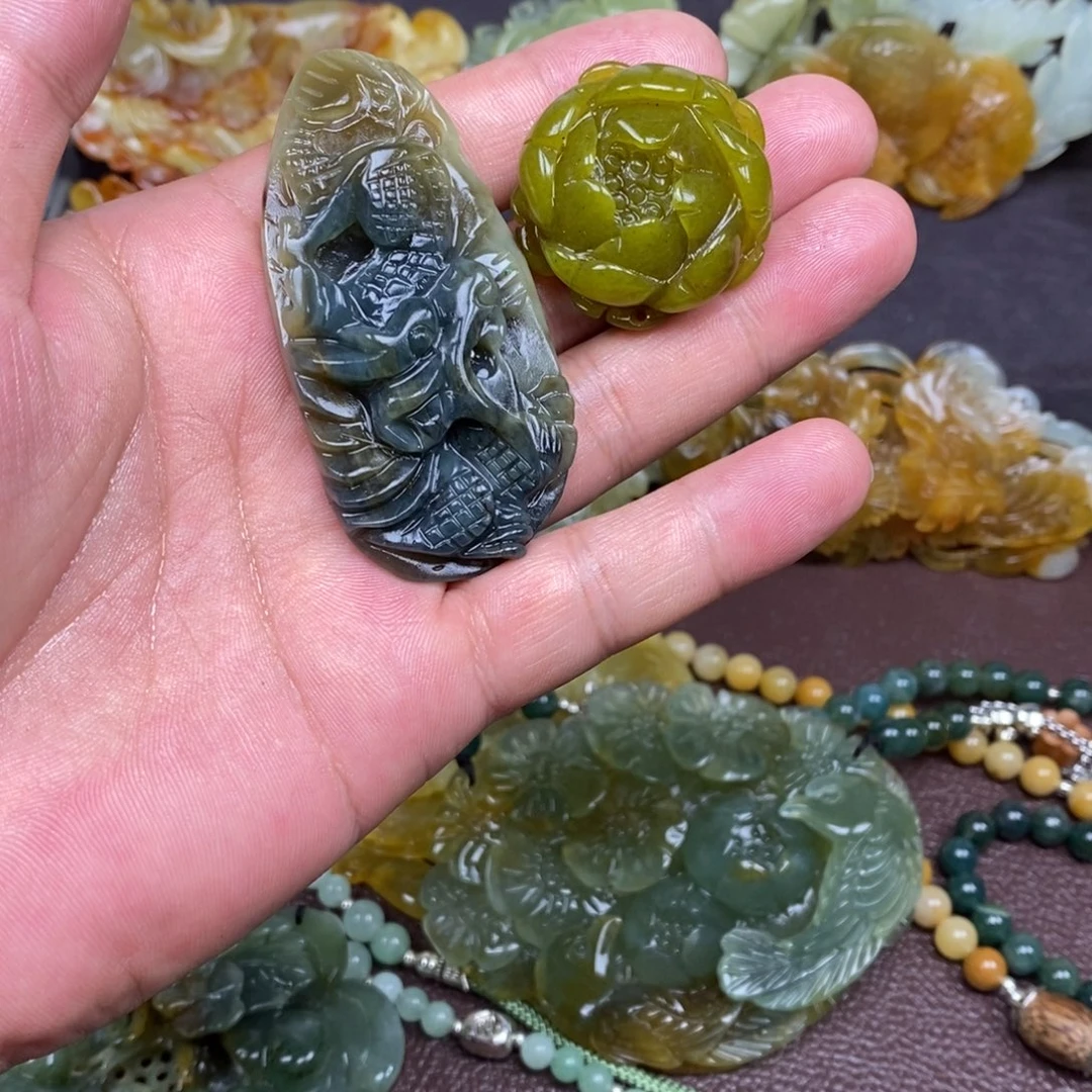 未镶嵌蛇纹石玉吊坠(赠链)