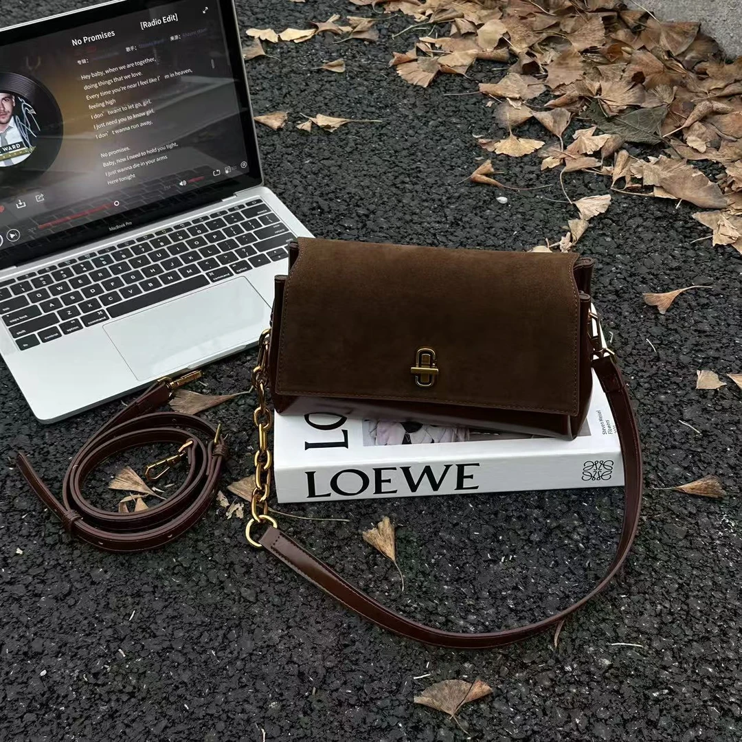 2025新款女士小众手提小包百搭轻奢高级感链条斜挎包潮流时尚女包