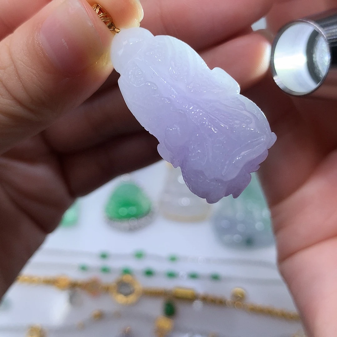 翡翠未镶嵌颈饰白菜