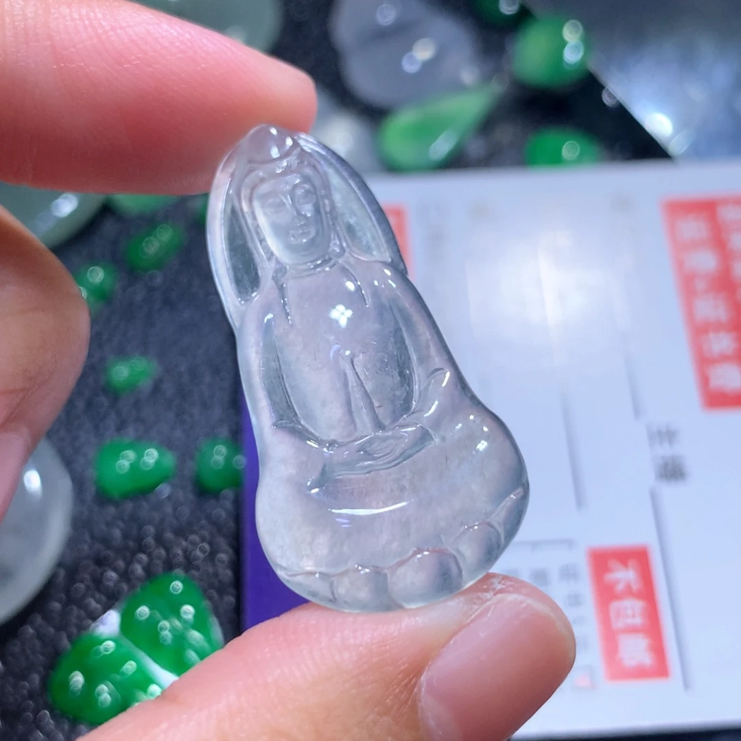 翡翠未镶嵌颈饰缅甸