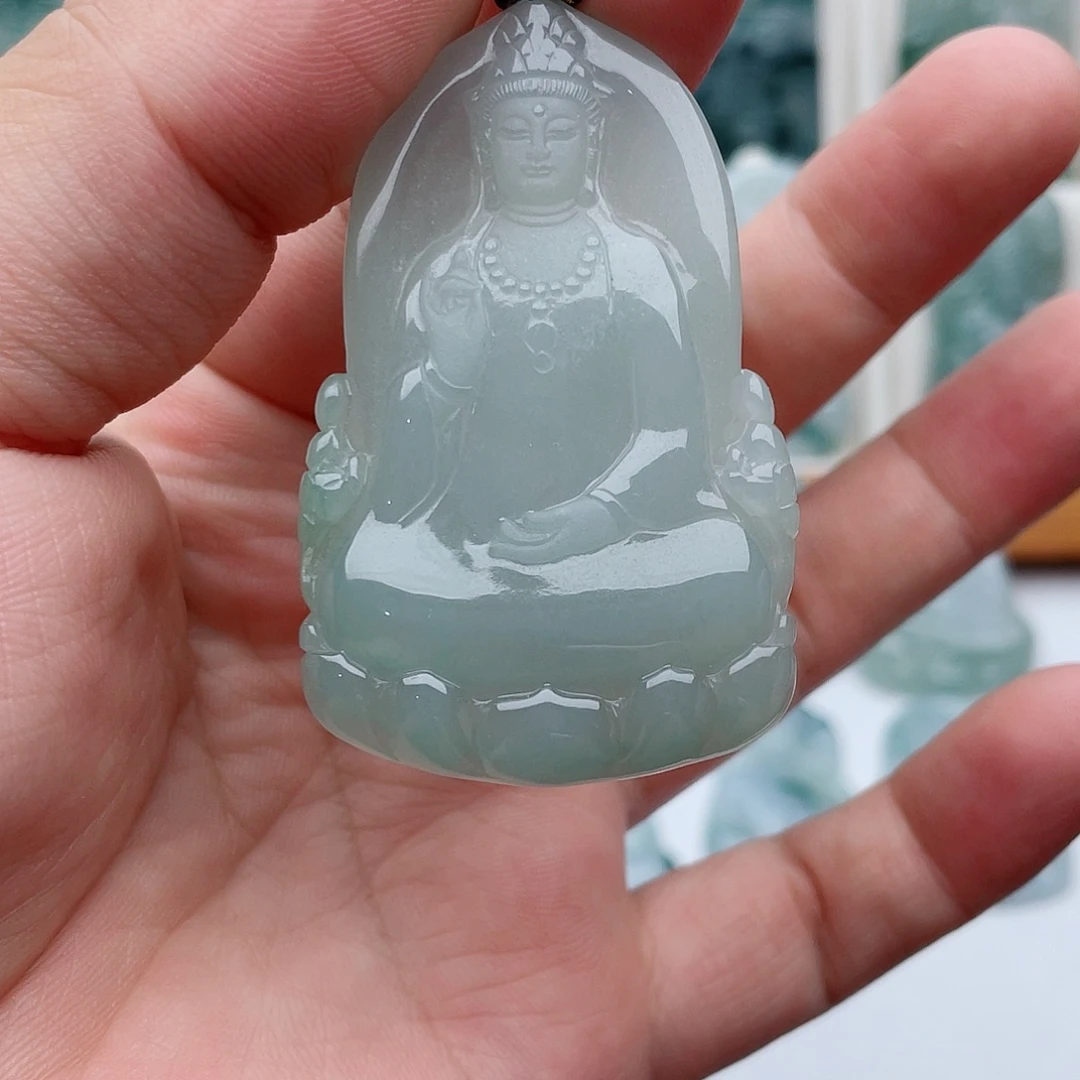 翡翠未镶嵌颈饰素衣