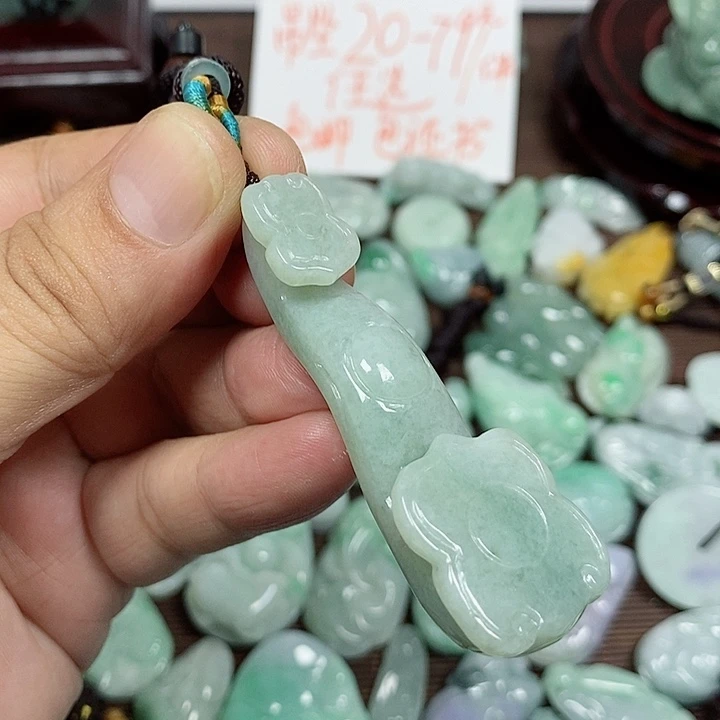 翡翠未镶嵌颈饰天然翡翠玉A货配证书