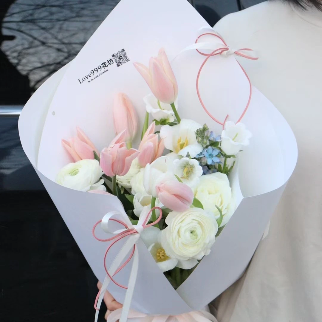 郁金香洋牡丹风铃花法式小花束