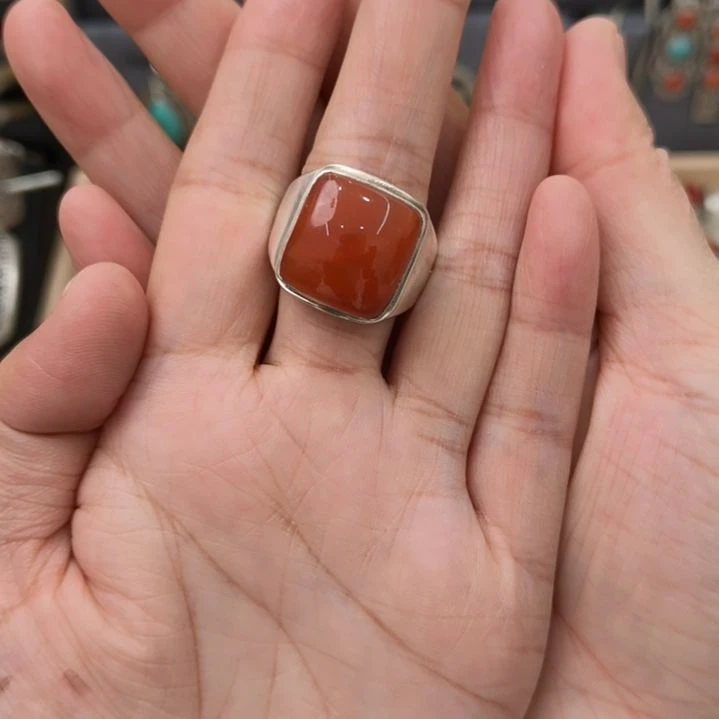 南红玛瑙戒指足银镶嵌