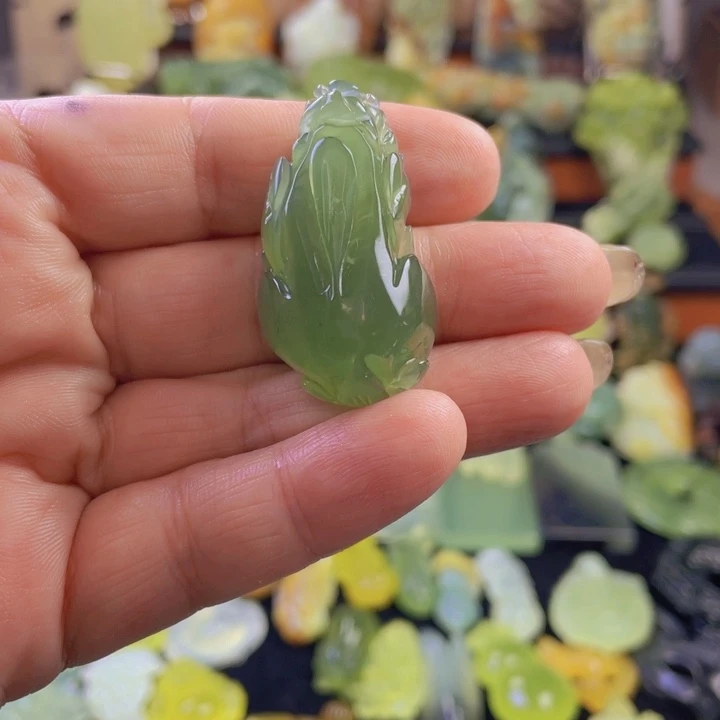 蛇纹石玉颈饰合金旺***圳