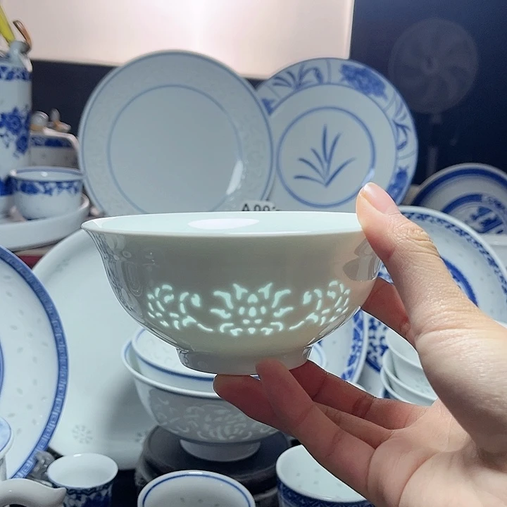 碗素玲珑雕塑缠枝莲五寸饭碗