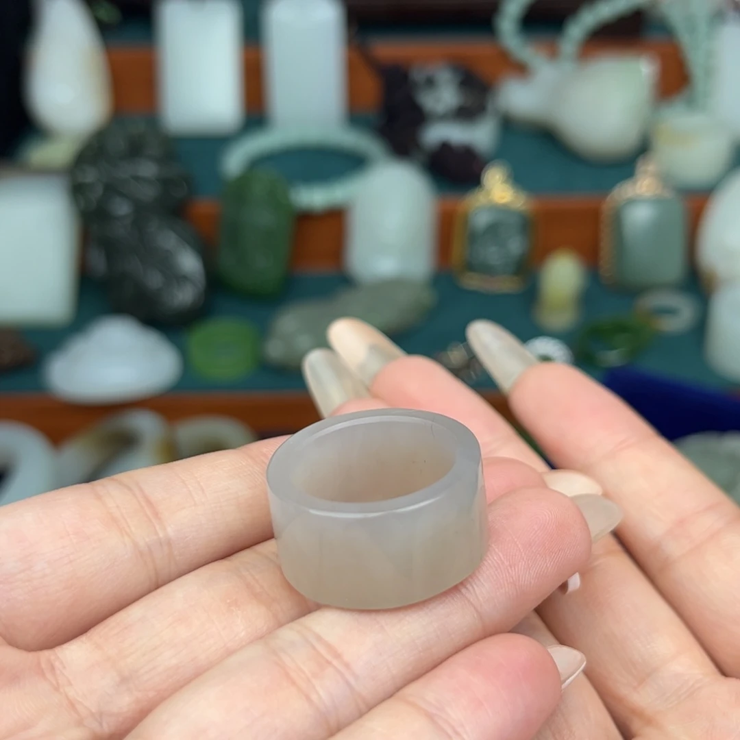 和田玉未镶嵌戒指