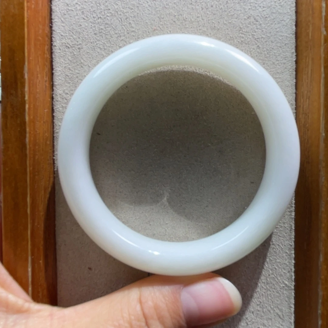 翟***龙蓝田玉（蛇纹石化大理石玉）未镶嵌手镯