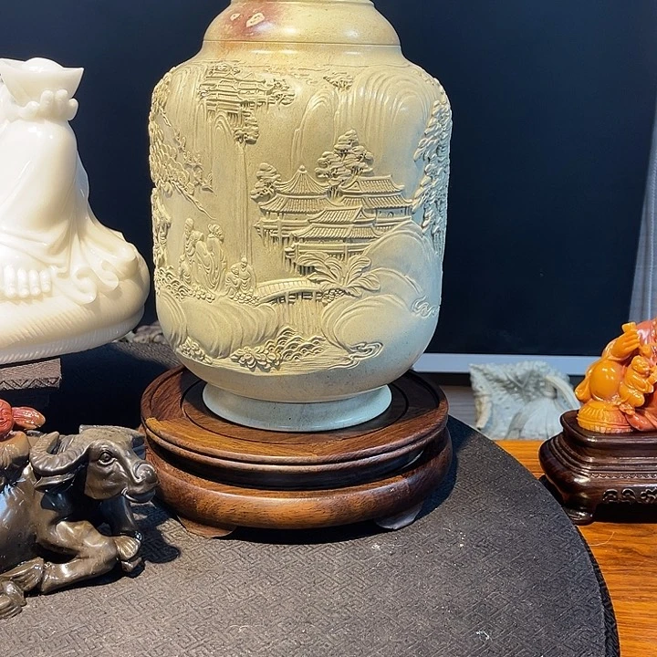 寿山石虎**眈艺术品市场