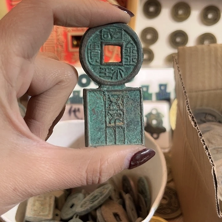 霹***蝈铜现代翻砂工艺作品