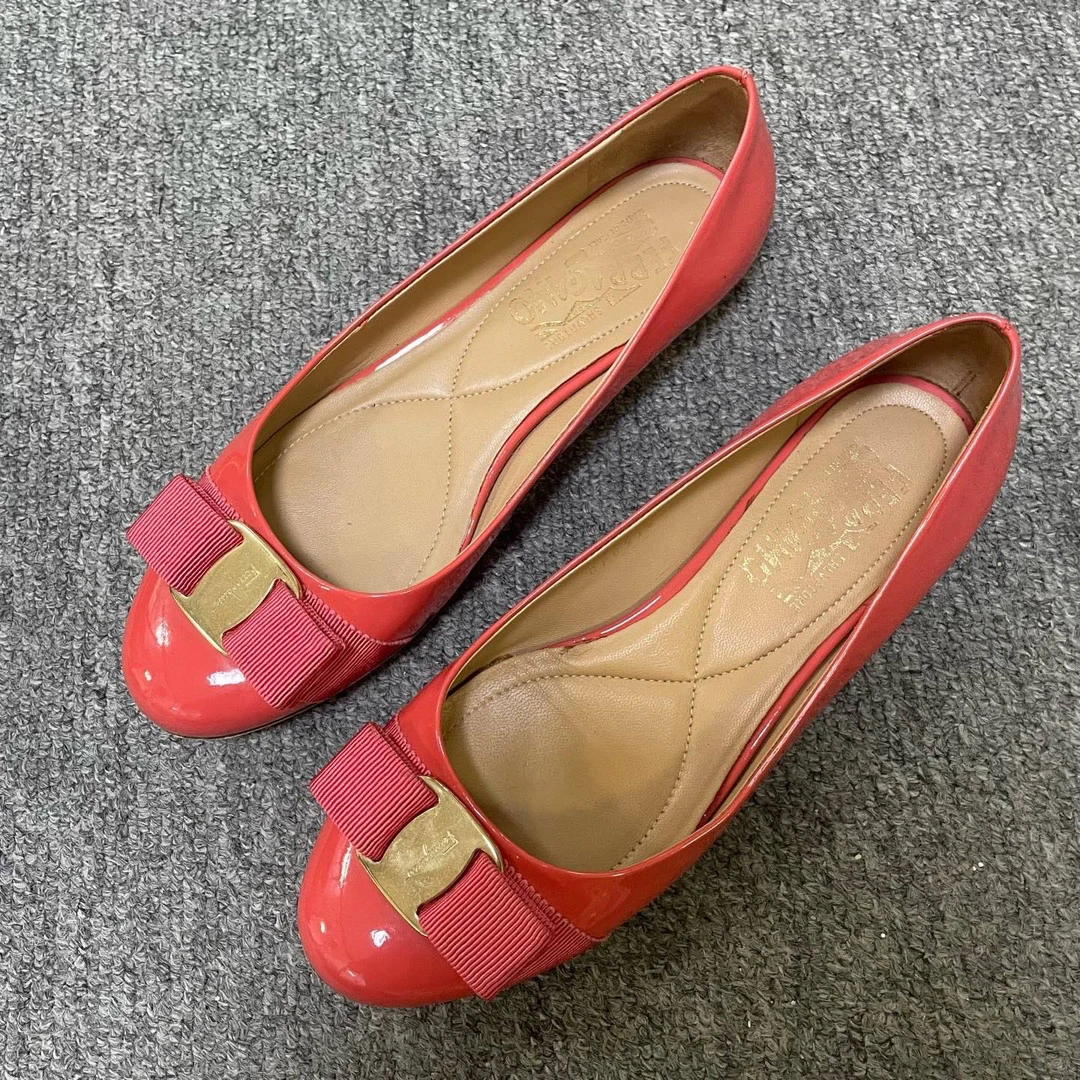 95新 FERRAGAMO/菲拉格慕 Varina蝴蝶结平底休闲单鞋 36码/11644