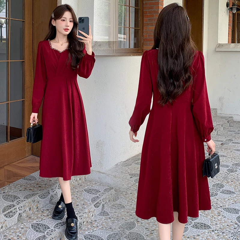 法式复古赫本风丝绒红色连衣裙女2025秋季新款高级感气质显瘦长裙