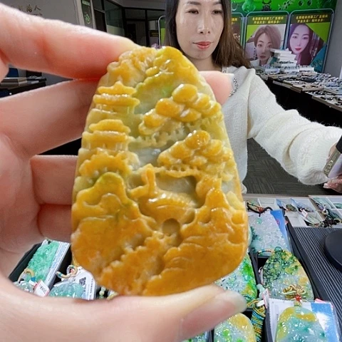 翡翠未镶嵌颈饰翡翠