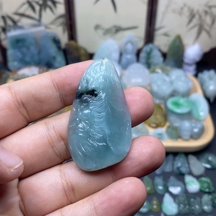 流***云翡翠未镶嵌颈饰一念