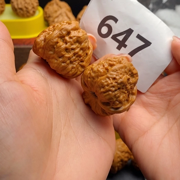 文玩核桃吊坠647-37尺蛙蛙