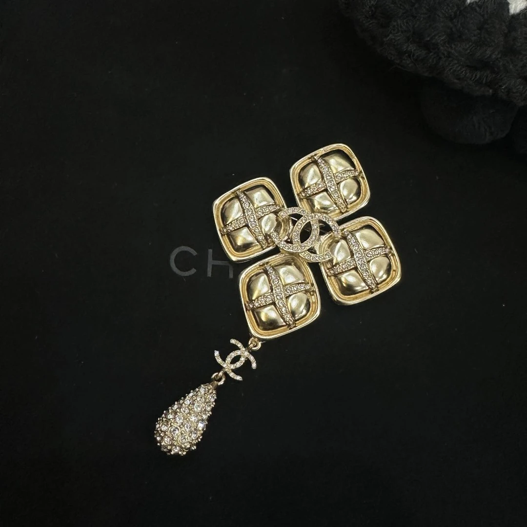 99新 Chanel/香奈儿 Chanel香奈儿21B菱格满钻双C胸针