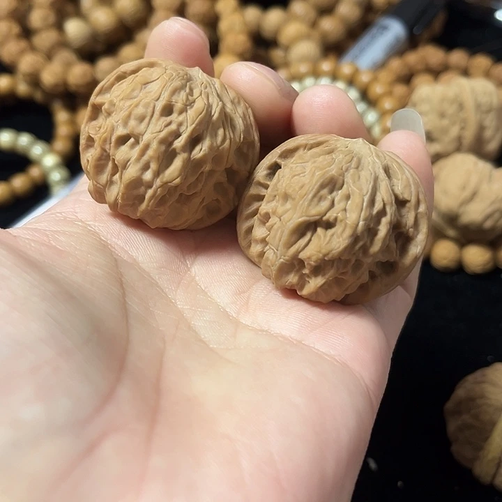 文玩核桃把件38左右磨盘，编号004