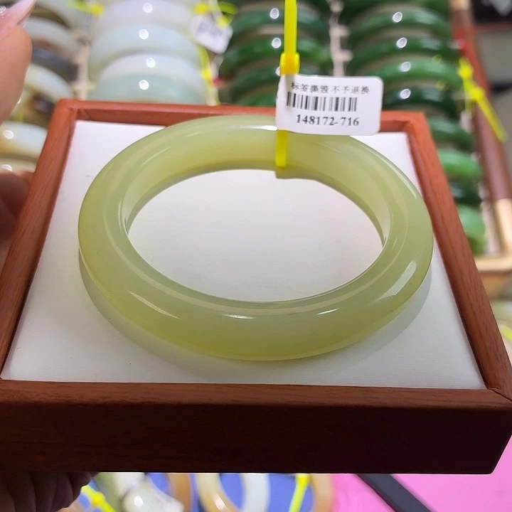 和田玉未镶嵌手镯32