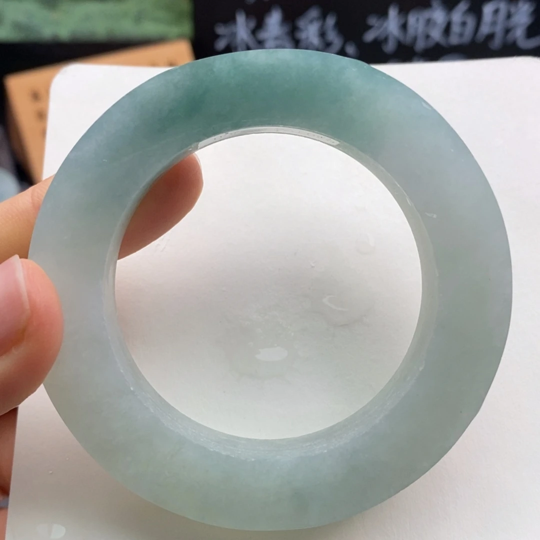 定制翡翠翡翠手镯未镶嵌请**扰翡翠手镯