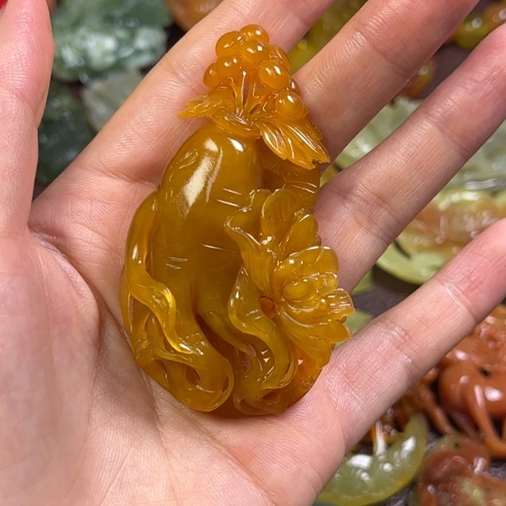 蛇纹石玉颈饰未镶嵌珍