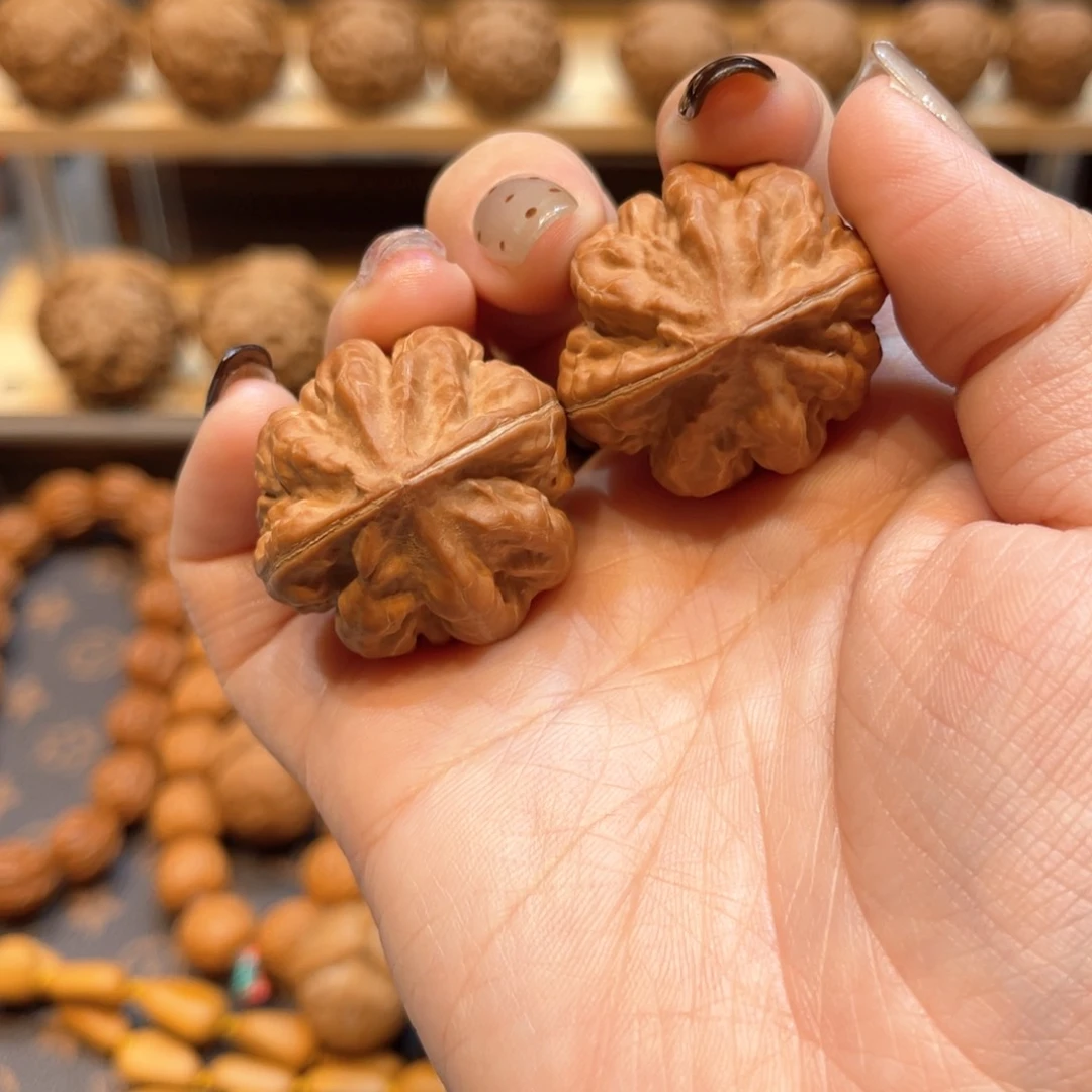 文玩核桃把件龙脊八棱