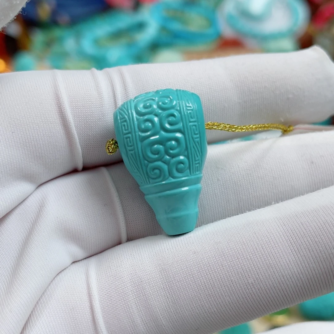 绿松石未镶嵌珠宝奇石