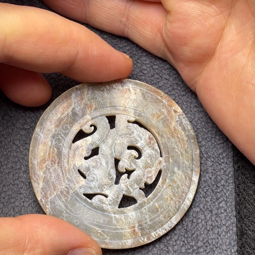 熊***石和田玉未镶嵌珠宝奇石