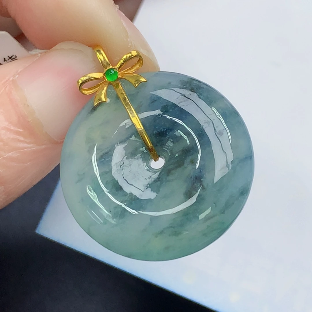 颈饰18K金镶嵌翡翠