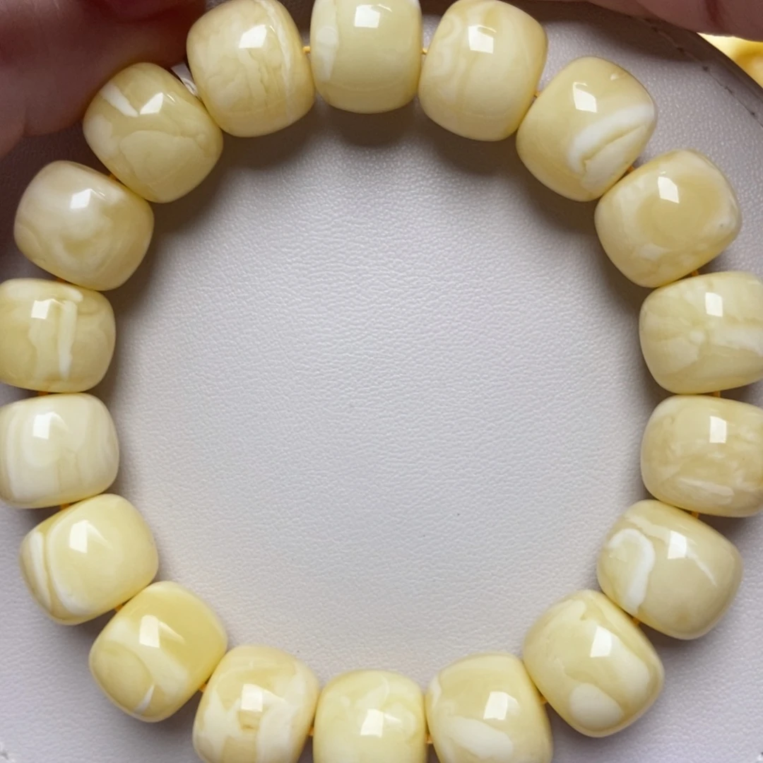 蜜蜡未镶嵌珠宝奇石225