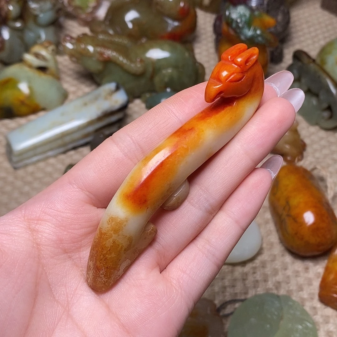 未镶嵌蛇纹石玉颈饰